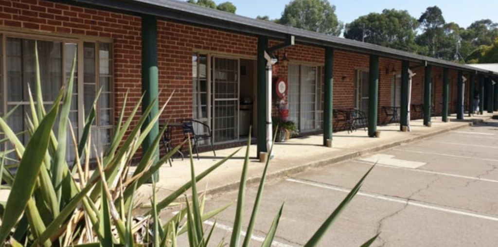 Accommodation Murrumbatman Country Inn