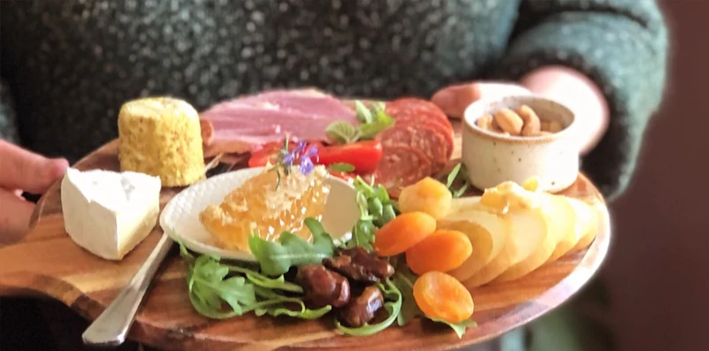 wins creek meadery restaurant